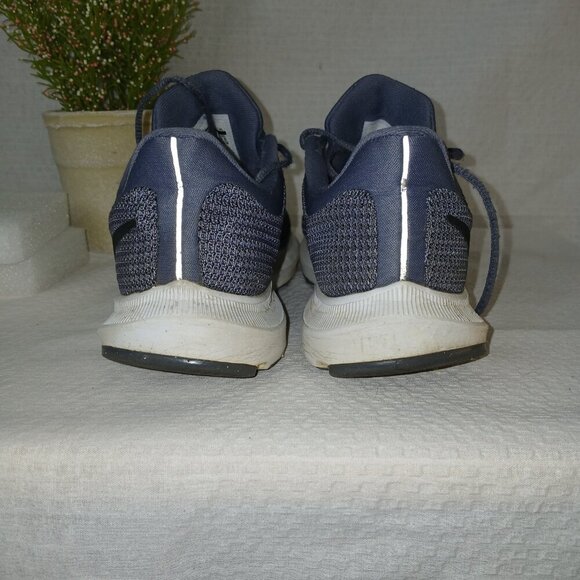 NIKE SWIFT GREY AND PINK RUNNING SHOES.  STILL IN GREAT CONDITION.  SIZE 6.5 - Picture 4 of 8